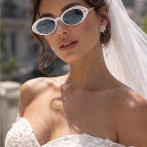 NEW Versace White Oval Sunglasses Blue Lens VE4469 w/ Case